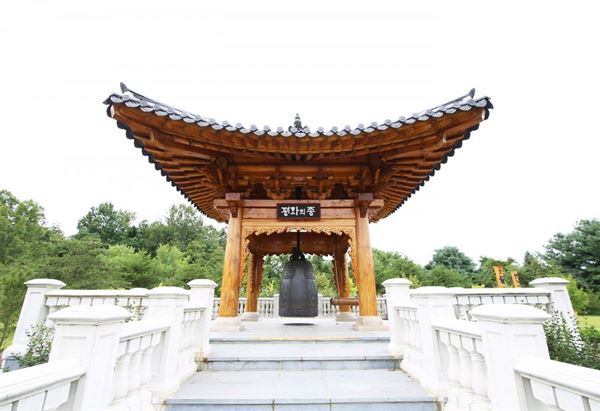 The Atrium At Meadowlark Botanical Gardens