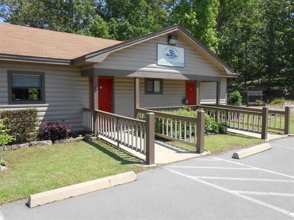 Iron Mountain Lodge & Marina