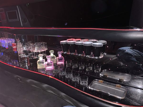 Ride N Style limousine party buses