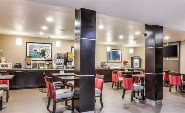Comfort Inn & Suites Love Field – Dallas Market Center