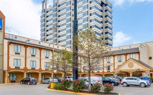 Comfort Inn & Suites Love Field – Dallas Market Center