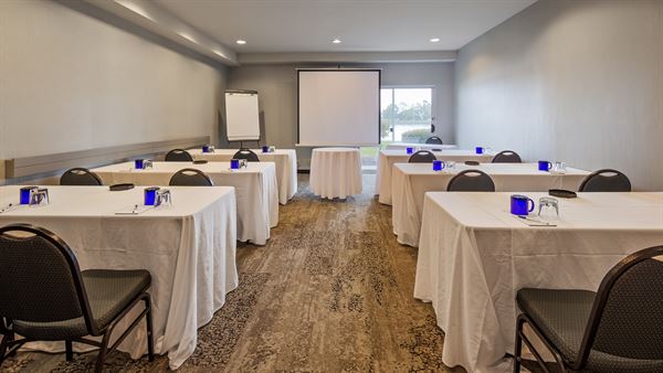 Executive Inn and Suites