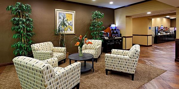 Holiday Inn Express & Suites Cleburne