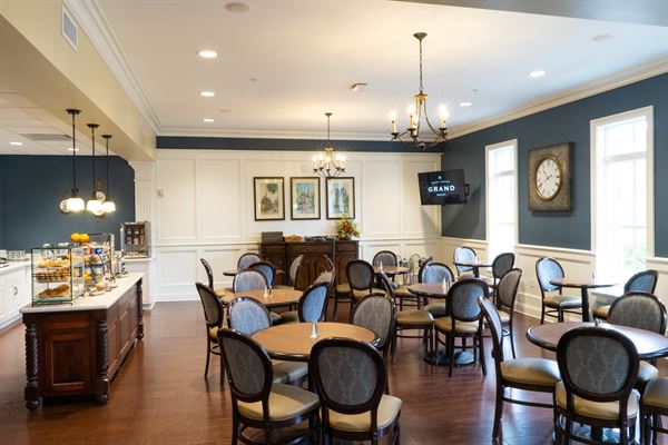 The Mount Vernon Grand Hotel