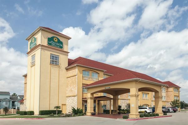 La Quinta Inn & Suites Garland Harbor Point