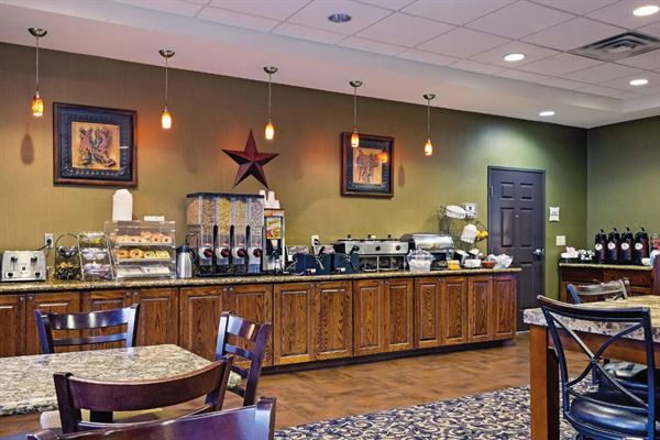 La Quinta Inn & Suites Fort Worth NE Mall