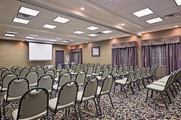 La Quinta Inn & Suites Fort Worth NE Mall