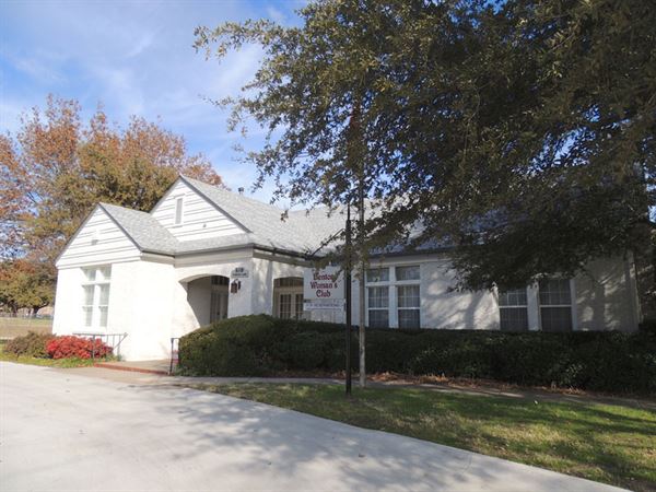 Woman's Club Building