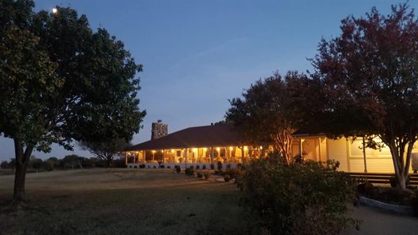 Paradise Cove at Lake Grapevine