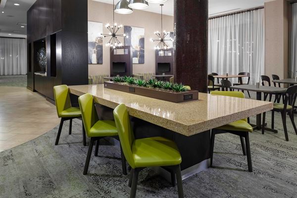 Courtyard Memphis Downtown