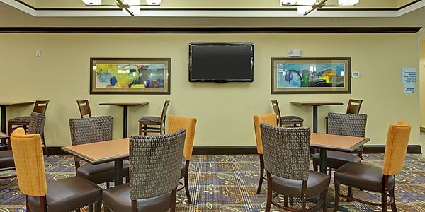 Holiday Inn Express & Suites Covington