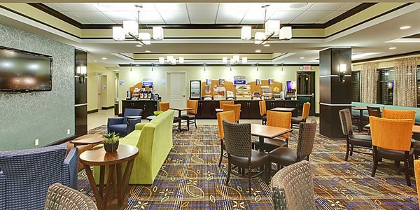 Holiday Inn Express & Suites Covington