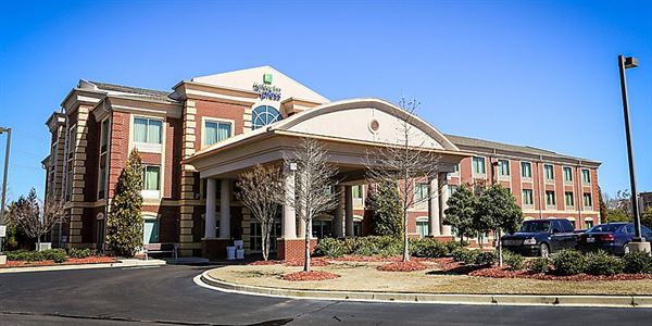 Holiday Inn Express & Suites Memphis/Germantown