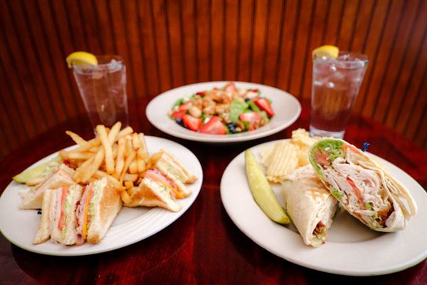 Howlett's Restaurant and Tavern