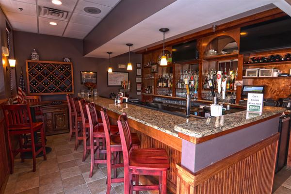 Howlett's Restaurant and Tavern