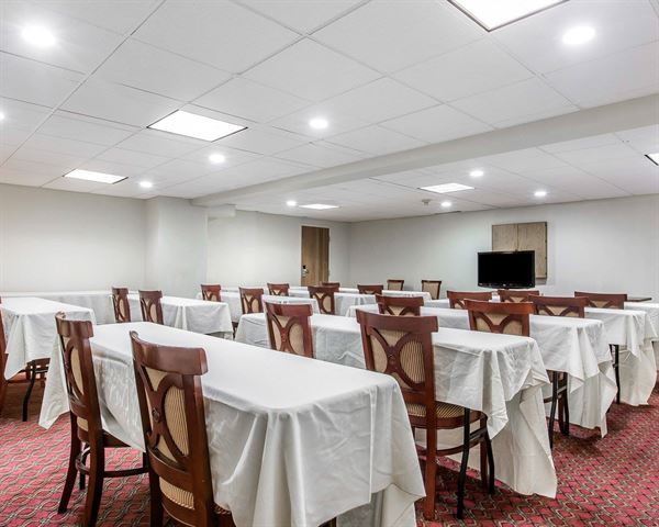 Quality Inn & Suites Council Bluffs