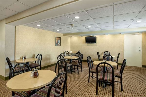 Quality Inn & Suites Council Bluffs
