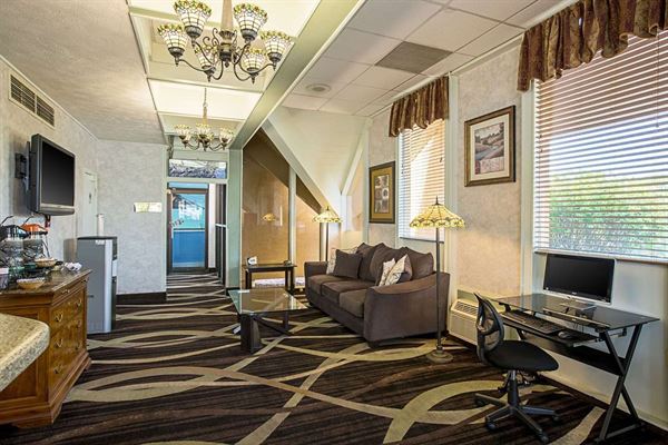 Quality Inn & Suites Council Bluffs