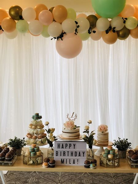 Fuchsia + Cream Macarons