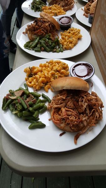 Shigs In Pit Catering and Mad Anthony Bar Service