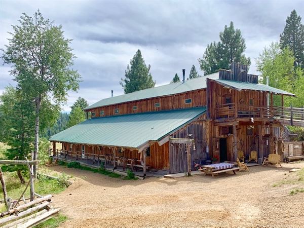 Longhorn Guest Ranch