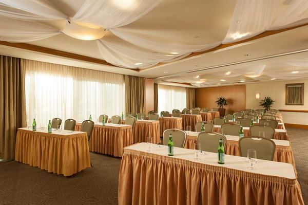 Edgewater Beach Hotel & Club