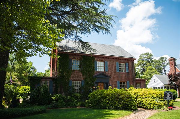 Williamsburg Manor Bed and Breakfast