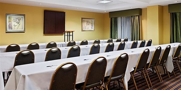 Holiday Inn Express & Suites Richmond-Brandermill-Hull St.