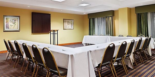 Holiday Inn Express & Suites Richmond-Brandermill-Hull St.
