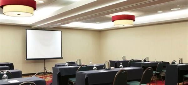 Embassy Suites Cleveland - Beachwood