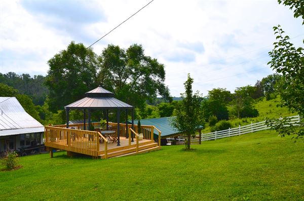 Stone Brook Vineyards & Winery