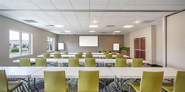 Holiday Inn Express & Suites Frankfort