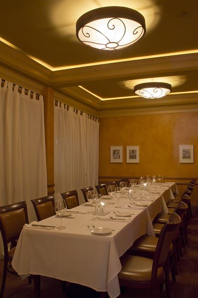 Spin-A-Yarn Restaurant