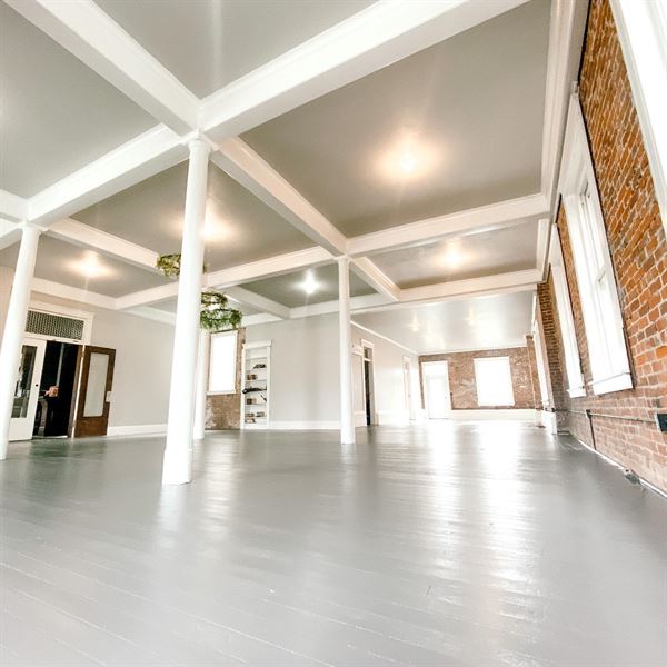 The Colonia Building