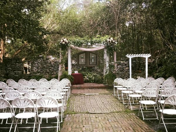 Fallen Tree Farm Bed and Breakfast