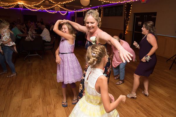 Minnesota Pro DJ - WedPhoria - Minneapolis