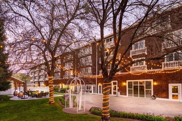 Lake Natoma Inn