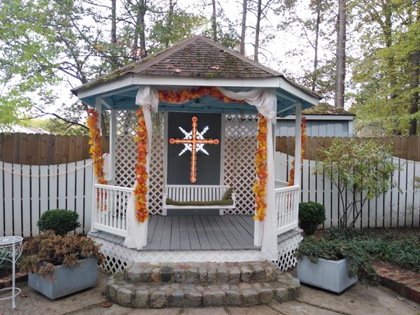 A Little Wedding Garden