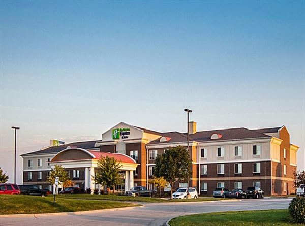 Holiday Inn Express & Suites Altoona-Des Moines