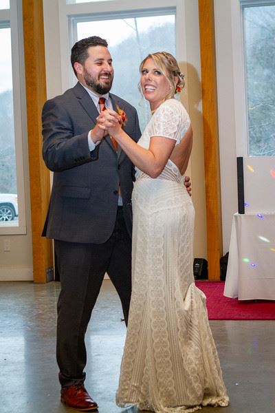 DIRECT ENTERTAINMENT WEDDING Photography-Videos DJ Cleveland OH Direct-Entertainment.Com