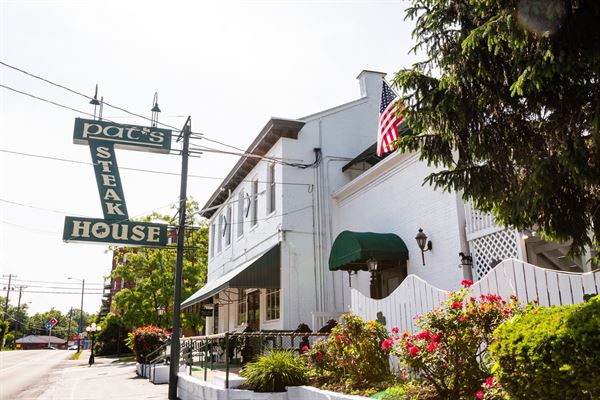 Pat's Steakhouse