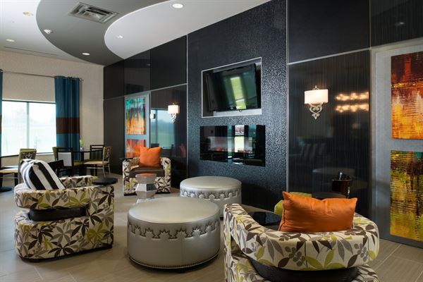 Holiday Inn Express Kansas City Airport