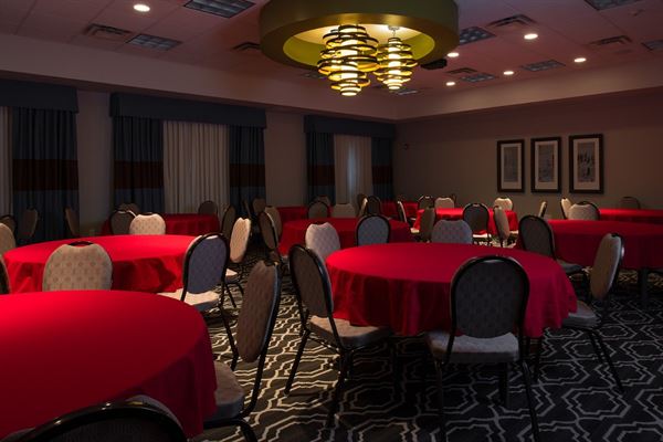 Holiday Inn Express Kansas City Airport