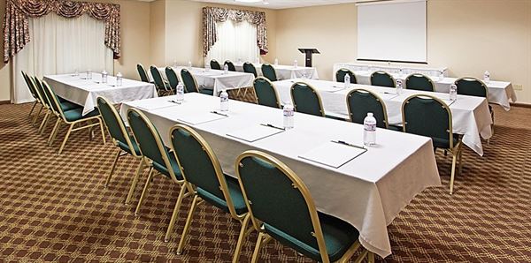 Holiday Inn Express & Suites Franklin - Oil City