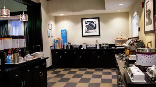 Hampton Inn & Suites Sharon