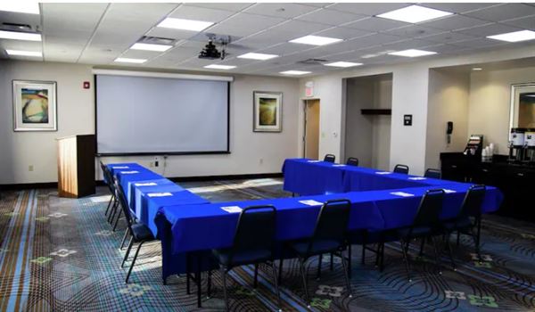 Hampton Inn & Suites Sharon