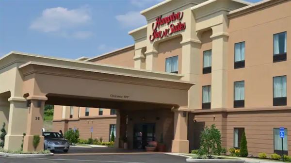 Hampton Inn & Suites Sharon