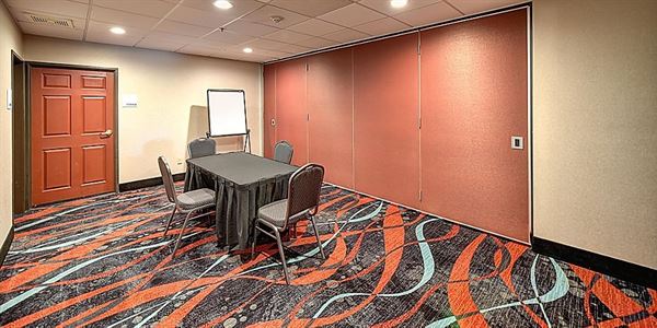 Holiday Inn Express & Suites Manteca City Center