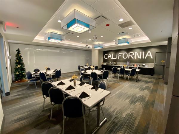 Dave & Buster's Thousand Oaks