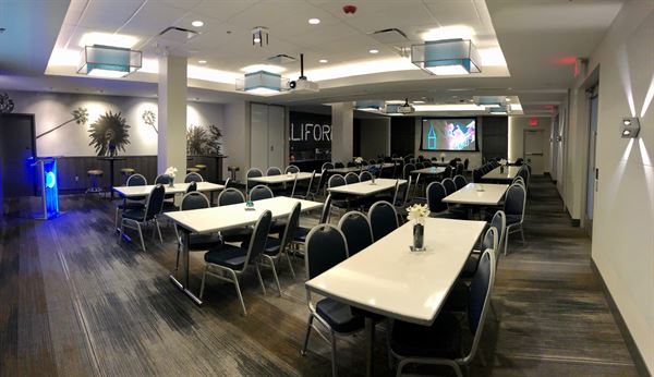 Dave & Buster's Thousand Oaks